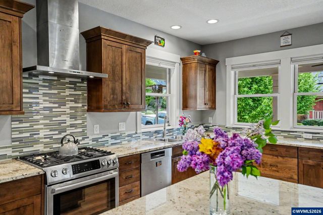1423 Grantham Ln SE, Salem, OR 97302
