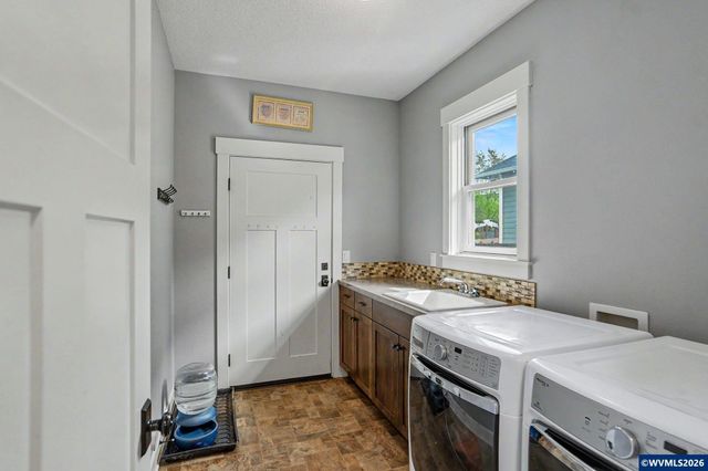 1423 Grantham Ln SE, Salem, OR 97302