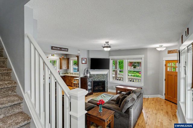1423 Grantham Ln SE, Salem, OR 97302