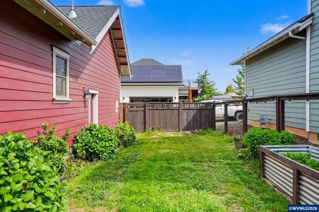 1423 Grantham Ln SE, Salem, OR 97302