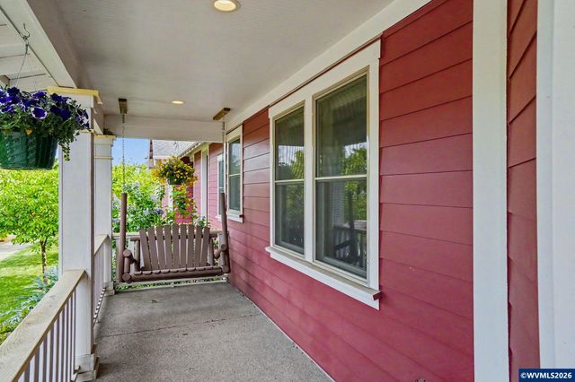 1423 Grantham Ln SE, Salem, OR 97302