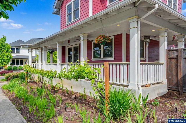 1423 Grantham Ln SE, Salem, OR 97302