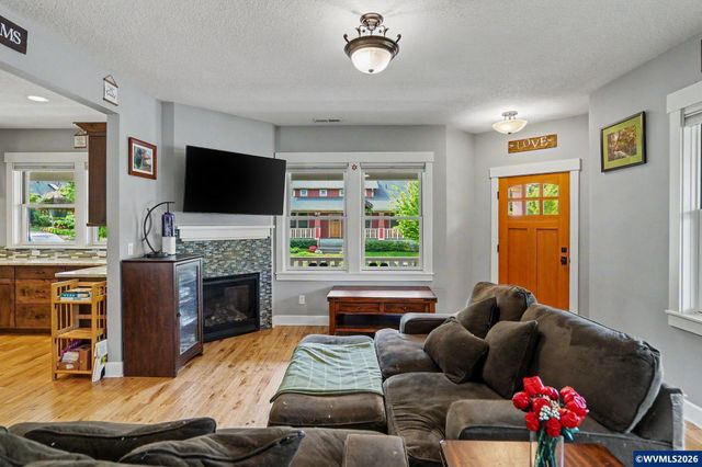 1423 Grantham Ln SE, Salem, OR 97302