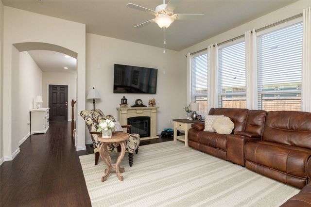 2504 Wallingford Drive, Mansfield, TX 76084