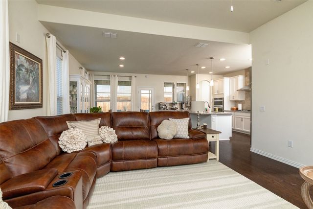 2504 Wallingford Drive, Mansfield, TX 76084