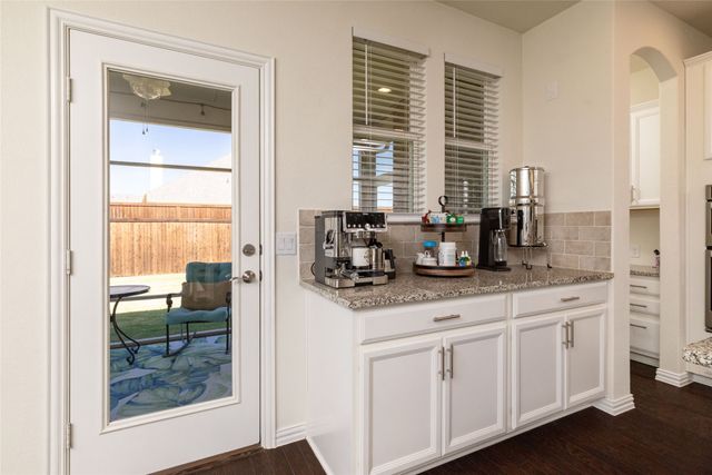 2504 Wallingford Drive, Mansfield, TX 76084