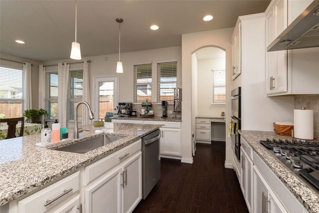 2504 Wallingford Drive, Mansfield, TX 76084