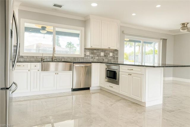 1452 SE 15th TER, Cape Coral, FL 33990