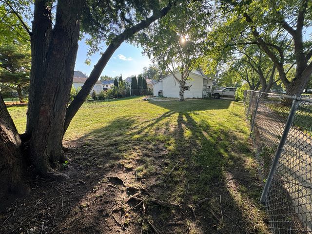 709 W Glencoe Road, Palatine, IL 60067