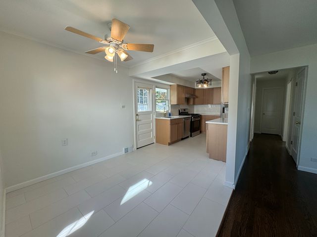 709 W Glencoe Road, Palatine, IL 60067