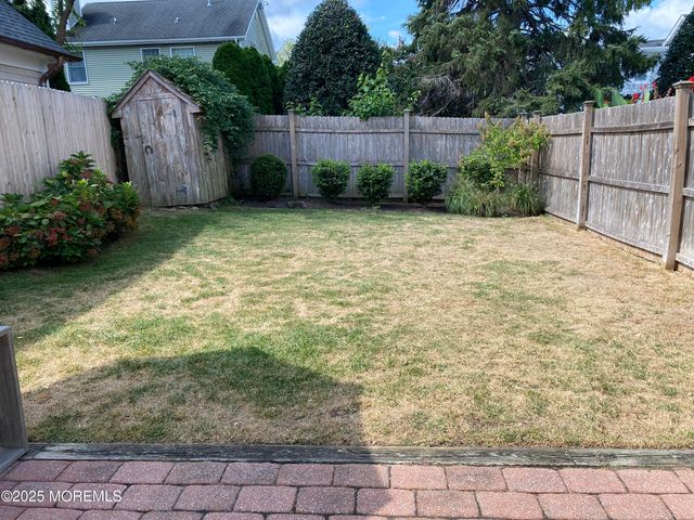 32 1st Street, Rumson, NJ 07760