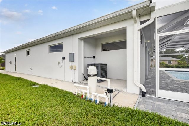 2929 SW 6th PL, Cape Coral, FL 33914