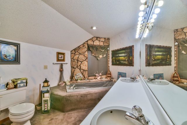 1107 Monroe, Harper, KS 67058