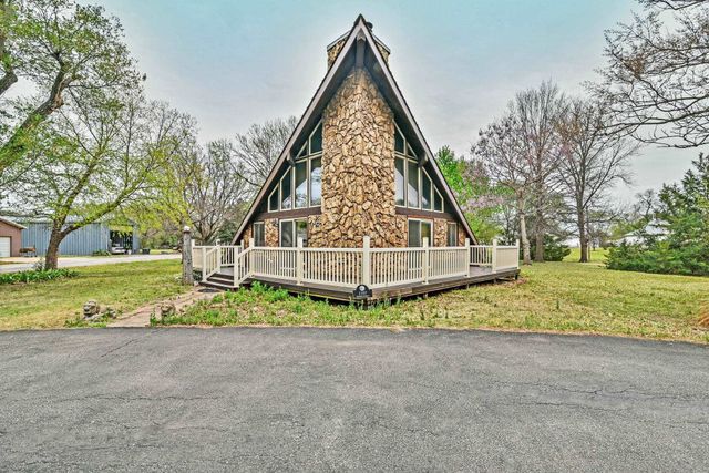 1107 Monroe, Harper, KS 67058