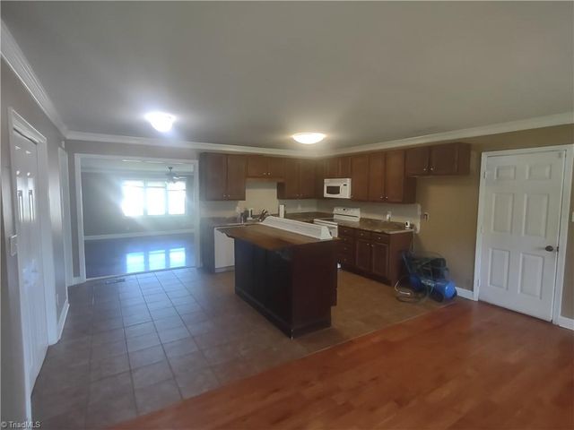 42 Kirk Street, Thomasville, NC 27360