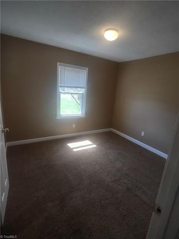 42 Kirk Street, Thomasville, NC 27360