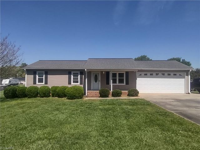 42 Kirk Street, Thomasville, NC 27360