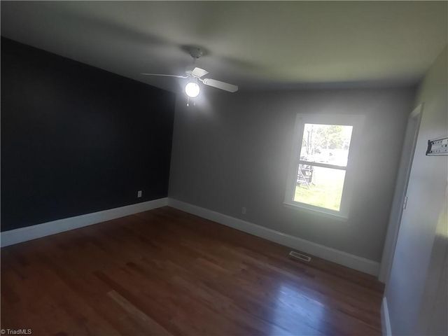 42 Kirk Street, Thomasville, NC 27360