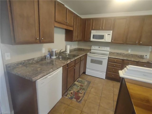 42 Kirk Street, Thomasville, NC 27360