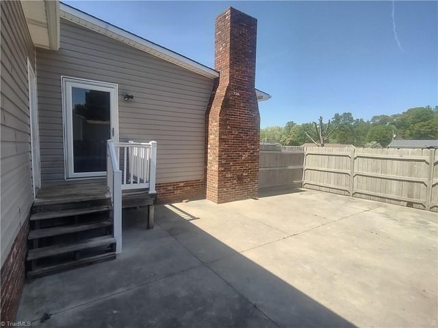 42 Kirk Street, Thomasville, NC 27360