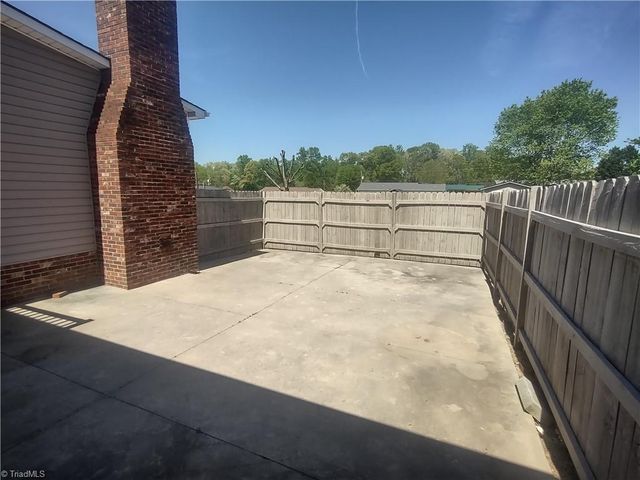 42 Kirk Street, Thomasville, NC 27360