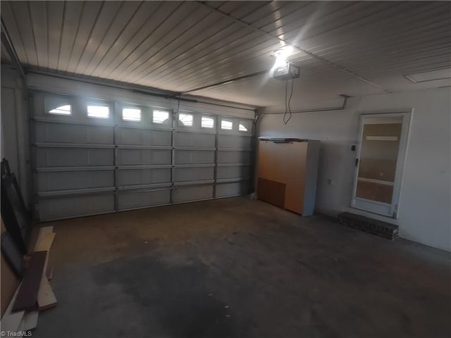 42 Kirk Street, Thomasville, NC 27360