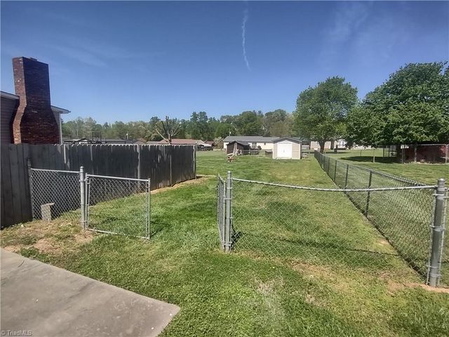 42 Kirk Street, Thomasville, NC 27360