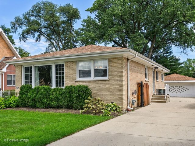 8211 Mango Avenue, Morton Grove, IL 60053
