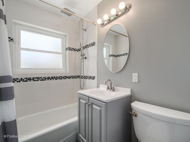 8211 Mango Avenue, Morton Grove, IL 60053