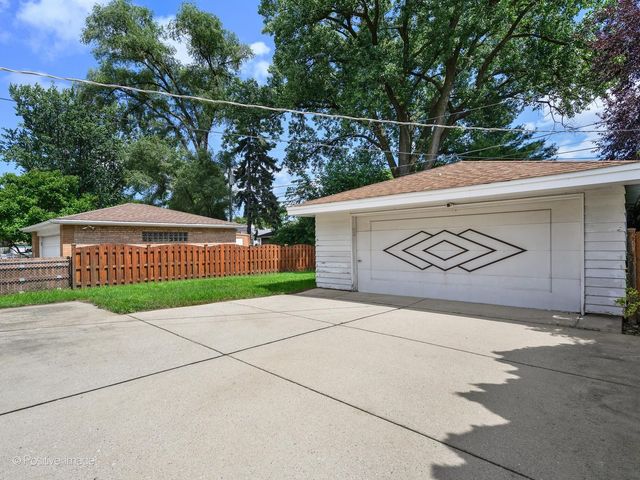 8211 Mango Avenue, Morton Grove, IL 60053