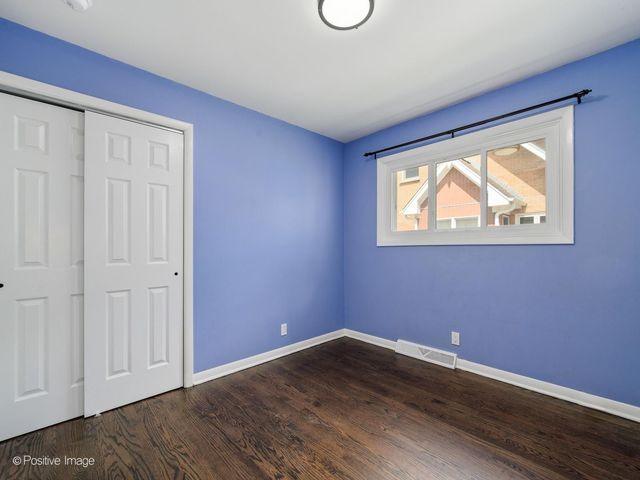 8211 Mango Avenue, Morton Grove, IL 60053