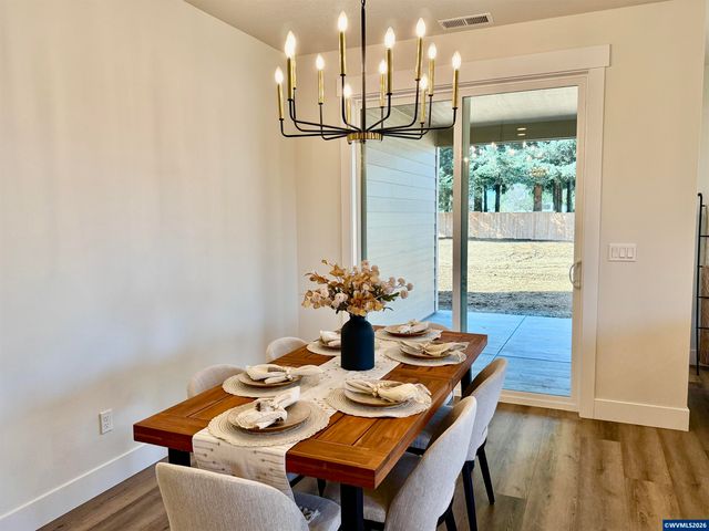 215 NE Broadway St, Sublimity, OR 97385