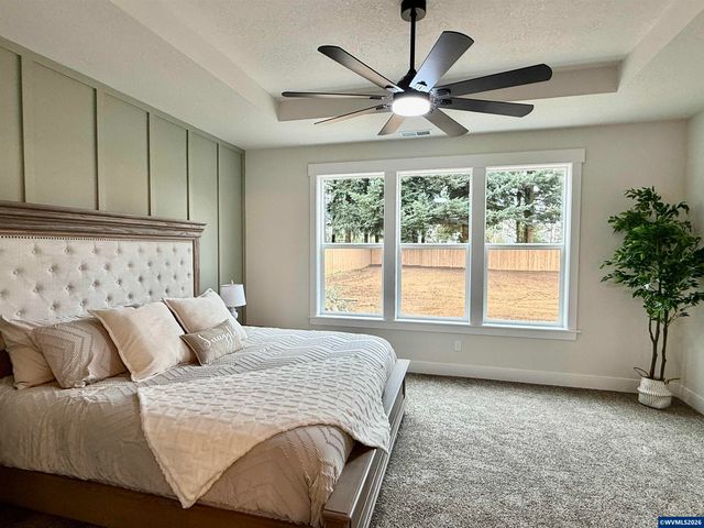 215 NE Broadway St, Sublimity, OR 97385