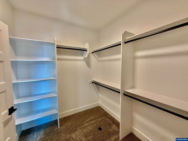 215 NE Broadway St, Sublimity, OR 97385