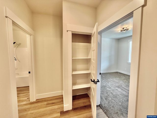 215 NE Broadway St, Sublimity, OR 97385