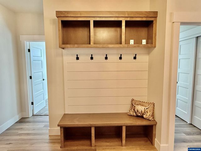 215 NE Broadway St, Sublimity, OR 97385