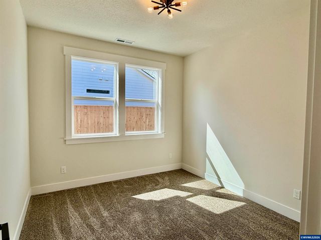 215 NE Broadway St, Sublimity, OR 97385