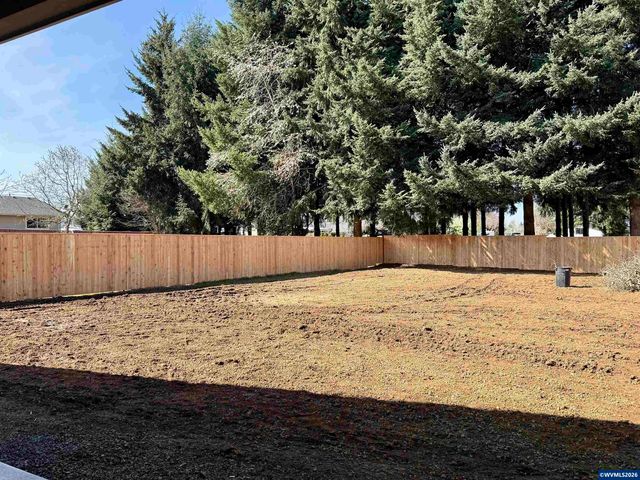 215 NE Broadway St, Sublimity, OR 97385