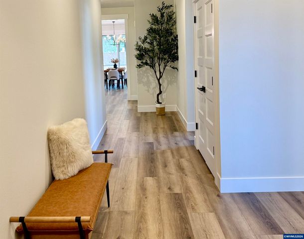 215 NE Broadway St, Sublimity, OR 97385