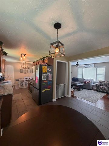 149 N Deepwood Drive, Radcliff, KY 40160