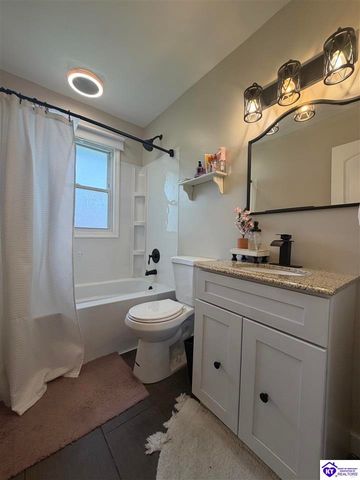 149 N Deepwood Drive, Radcliff, KY 40160