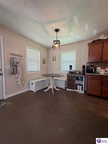 149 N Deepwood Drive, Radcliff, KY 40160