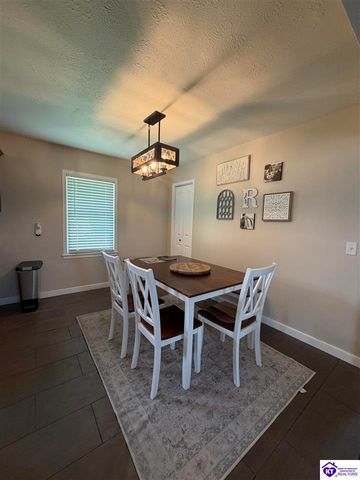 149 N Deepwood Drive, Radcliff, KY 40160