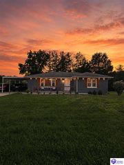 149 N Deepwood Drive, Radcliff, KY 40160