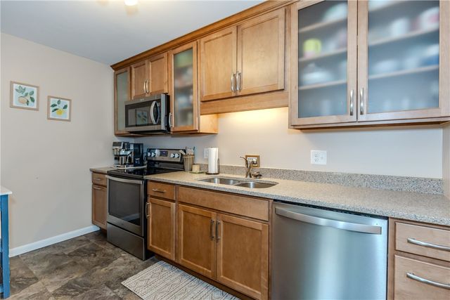 11 Village Court 11, West Warwick, RI 02893