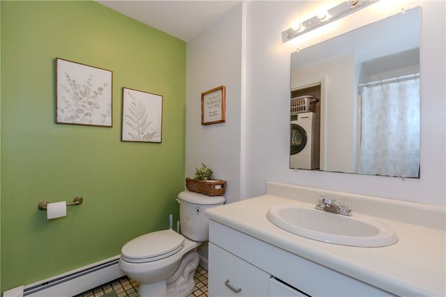 11 Village Court 11, West Warwick, RI 02893