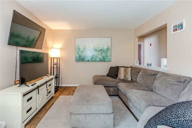 11 Village Court 11, West Warwick, RI 02893