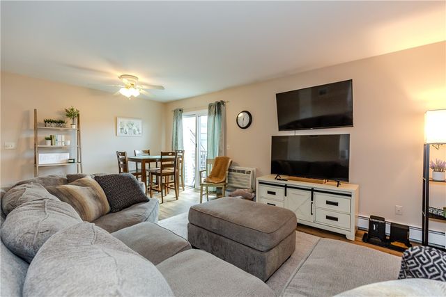 11 Village Court 11, West Warwick, RI 02893