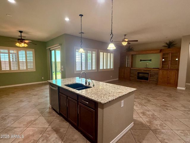 5703 S PARKCREST Street, Gilbert, AZ 85298