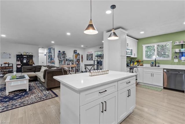 832 Parapet RD, Chesapeake, VA 23323